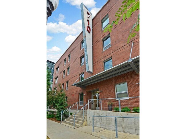 Building Photo - 710 N 4th St