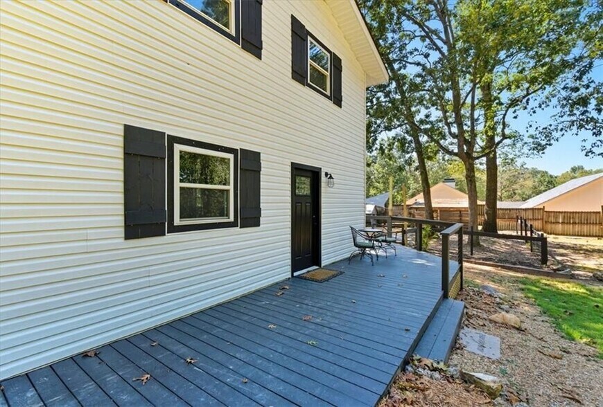 Building Photo - 96 Collins Rd