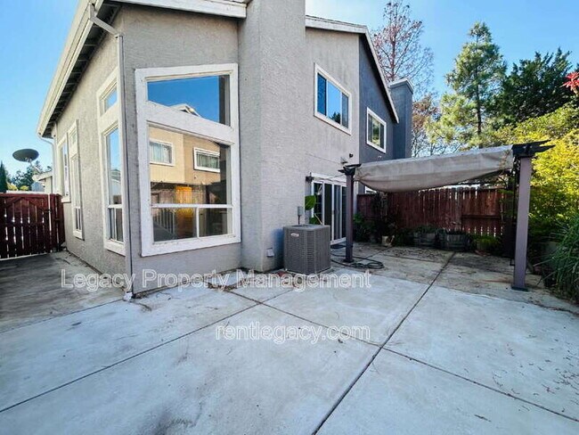 Building Photo - 232 Redstone Cir