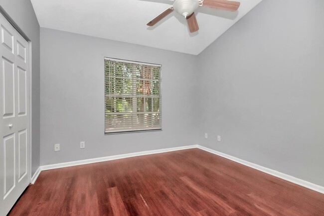 Building Photo - South Tampa 2 Bedroom w/ Office 2 Bathroom...