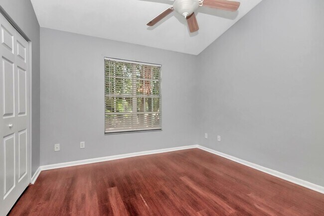 Building Photo - South Tampa 2 Bedroom w/ Office 2 Bathroom Townhome
