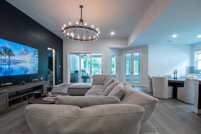 Building Photo - 16 Mariposa Wds Dr