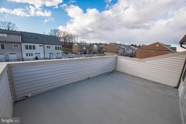 Building Photo - 7444 Burnside Way