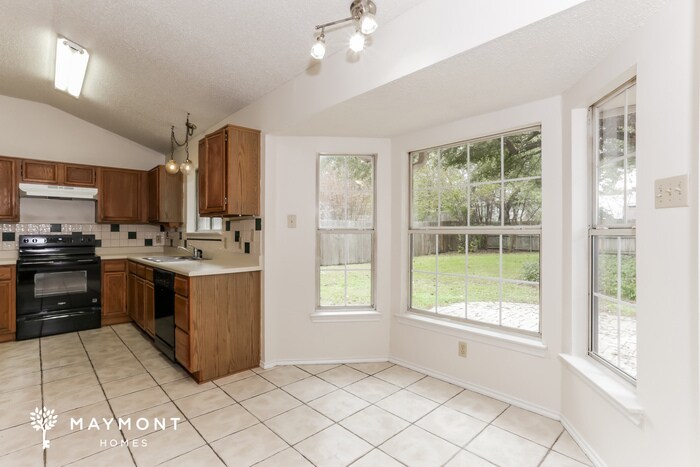 Building Photo - 2333 Cromwell Dr