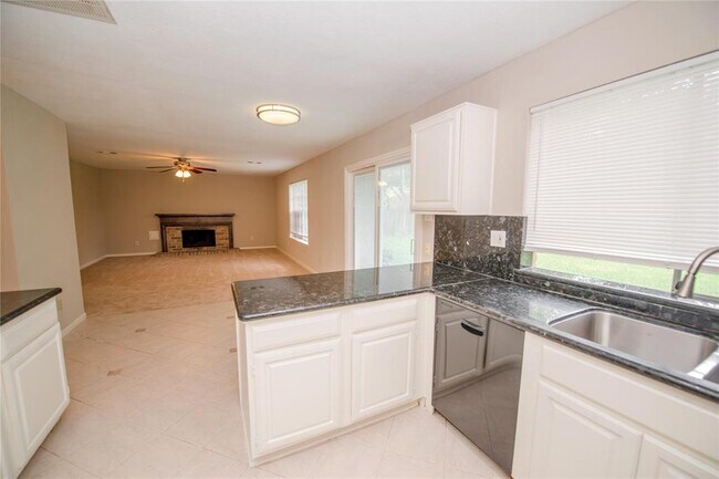 Building Photo - 3423 Hidden Creek Dr