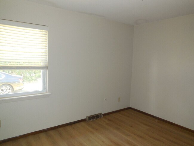 Building Photo - 1228-1230  Olivette