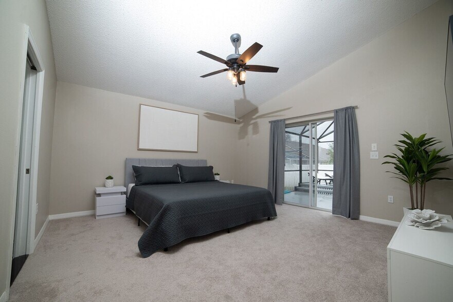 Building Photo - 7900 Canary Palm Ct