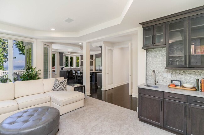 Building Photo - 4Bd/3.5Ba Issaquah Home