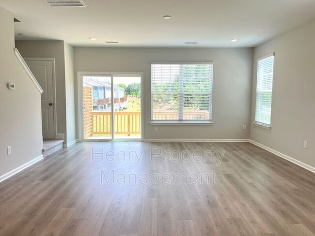 Building Photo - 1002 Brookville Ln