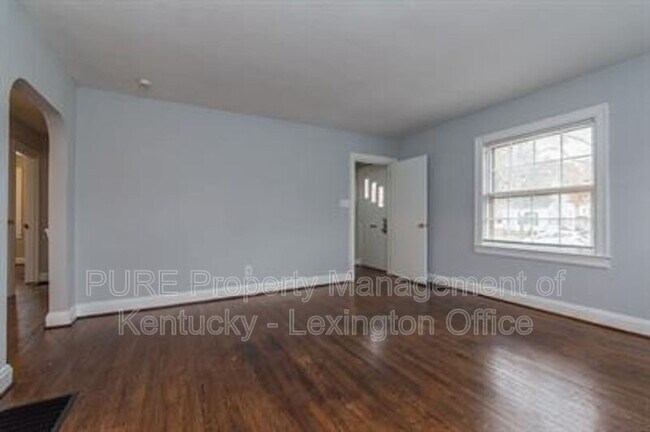 Building Photo - 200 Floral Park