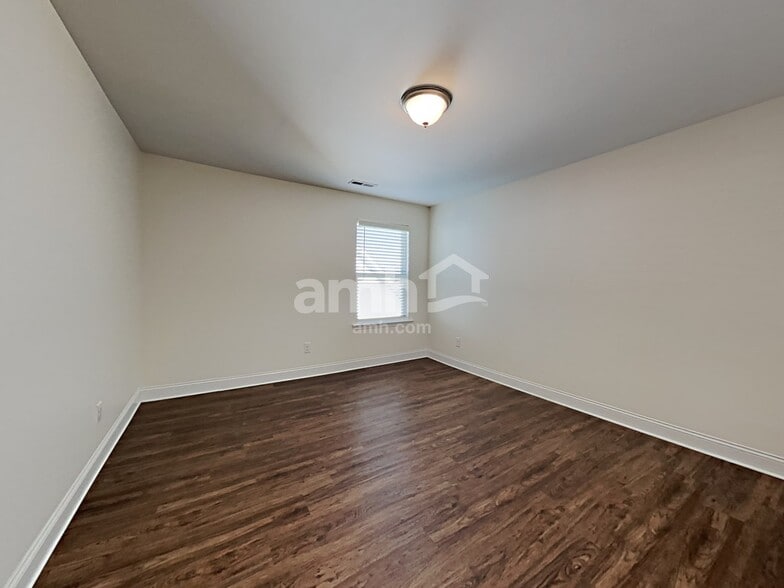 Building Photo - 115 Samara Ln