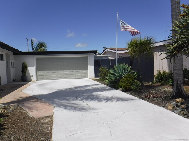 Building Photo - 4970 Mt Almagosa Dr