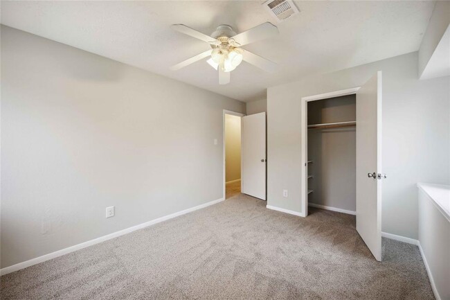 Building Photo - 12215 Cardston Ct