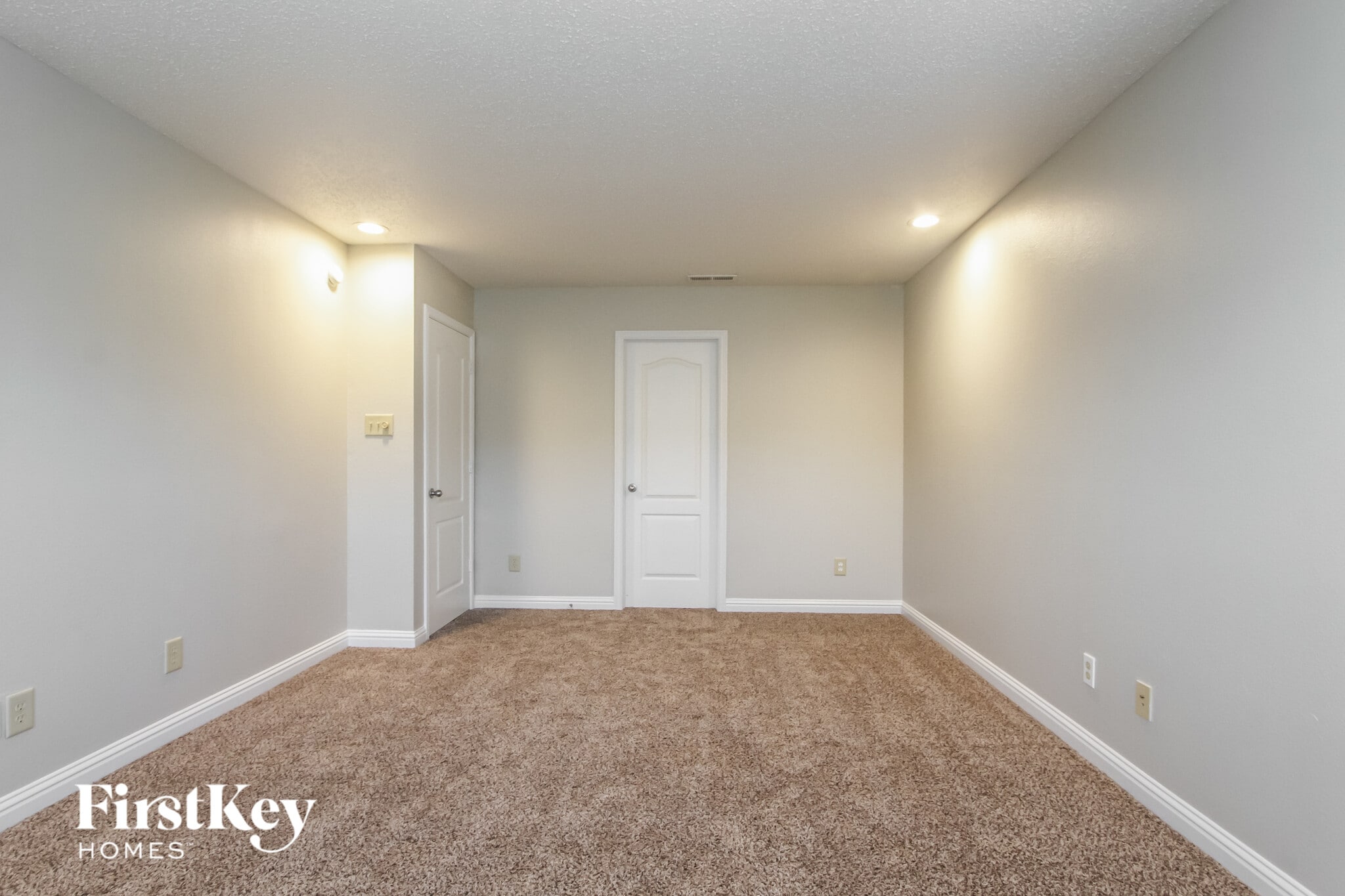 Building Photo - 529 Streamside Dr