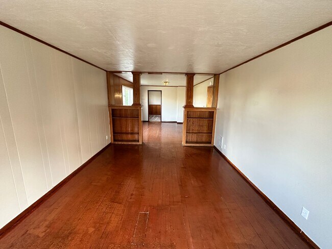 Building Photo - 82 Swinburne St
