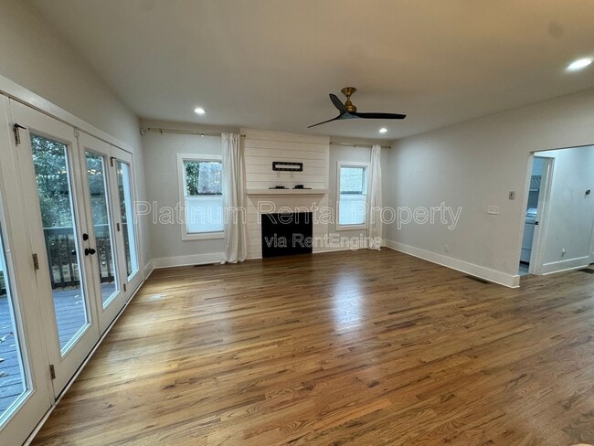 Building Photo - 150 Dahlgren St SE