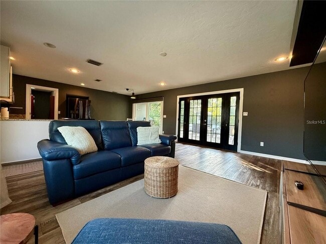 Building Photo - 2126 Craft Ln