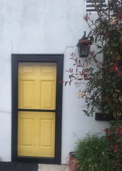 Front Entrance - 550 W 106th St