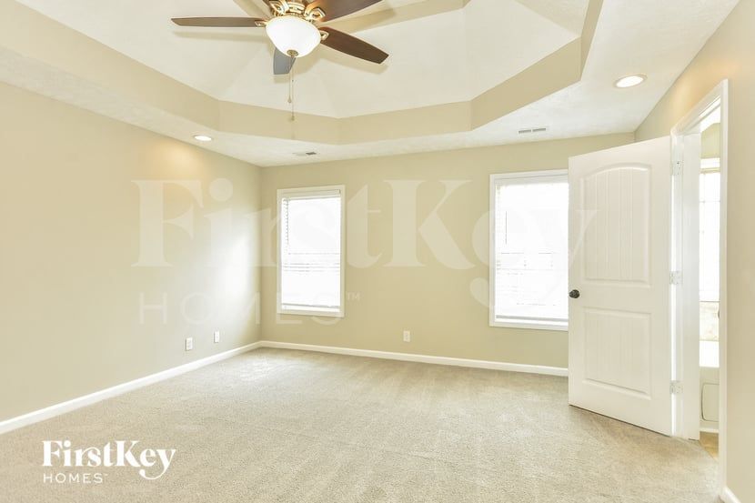 Building Photo - 3489 Sikorsky Ln