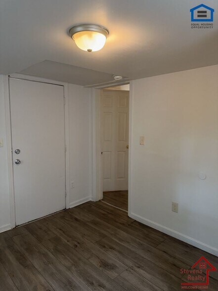 Building Photo - 4324 Grand Ave