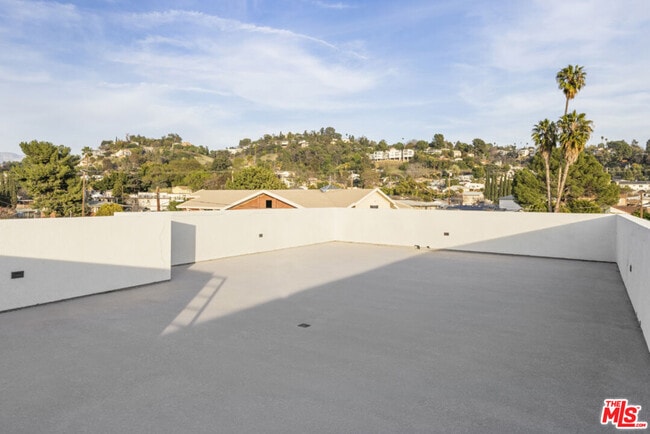 Building Photo - 3210 Verdugo Rd