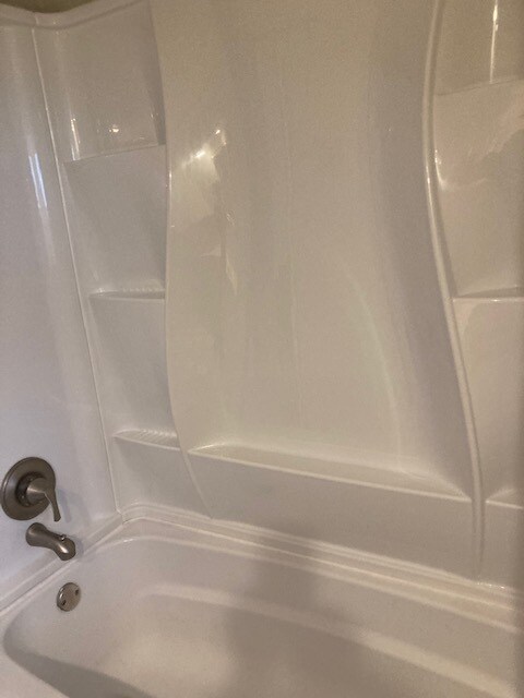 New surround tub in bath - 3065 Shelley Lynn Dr