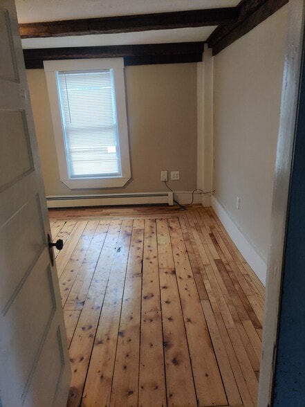 Building Photo - 37 Whitehall Rd