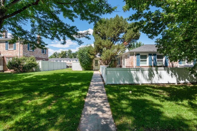 Building Photo - 1267 Leyden St