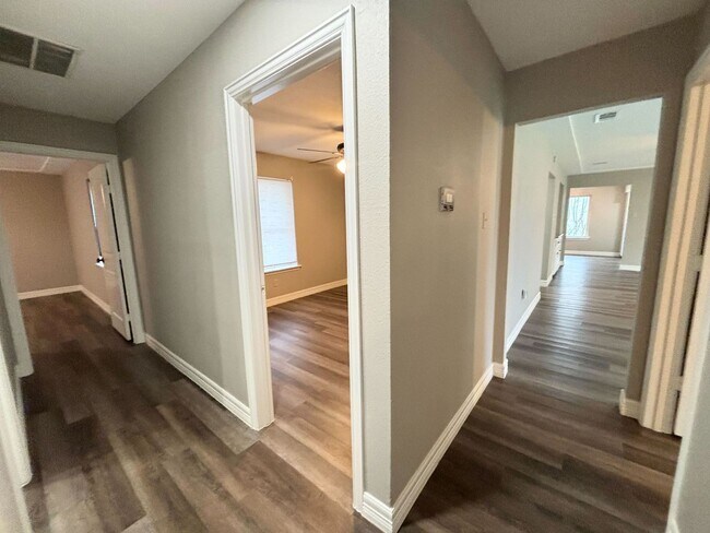 Building Photo - Completely Remodeled 4 bedroom Home