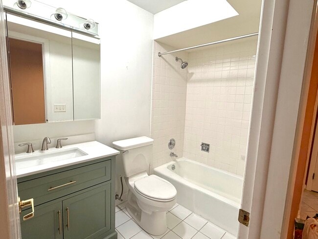 Building Photo - 435 Ridge Rd