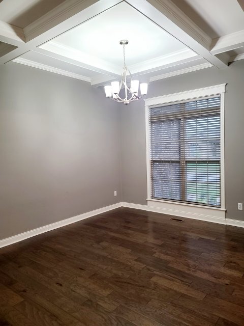 Building Photo - 620 Montrose Dr