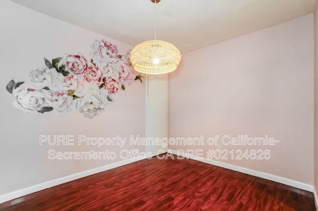 Building Photo - 2153 Cottage Way