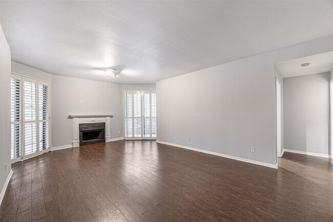 Building Photo - 5200 Weslayan St