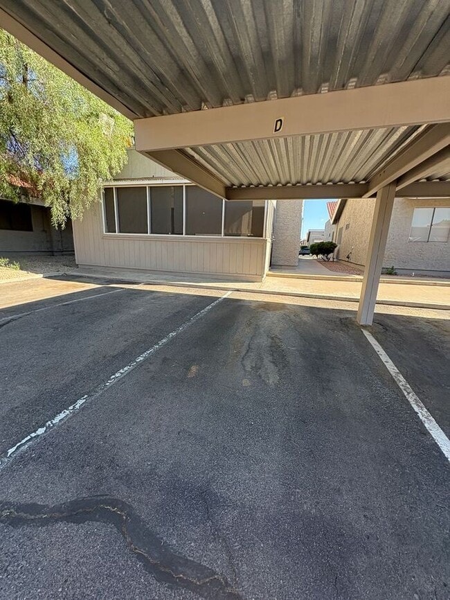 Building Photo - READY TO VIEW NOW!-HALF OFF FIRST MONTH RE...