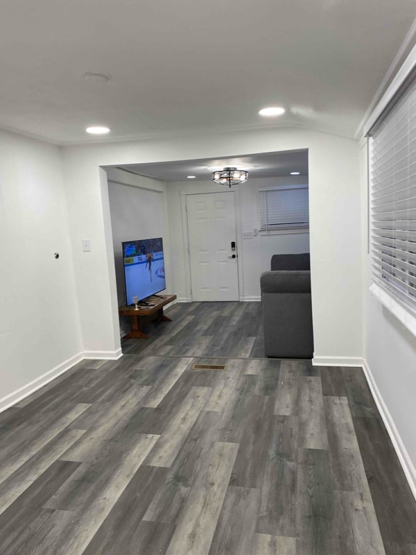 Building Photo - 1523 12th Ave N