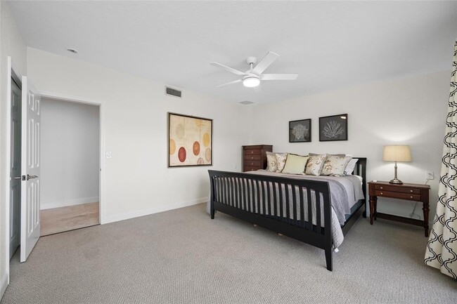 Building Photo - 540 59th Ave