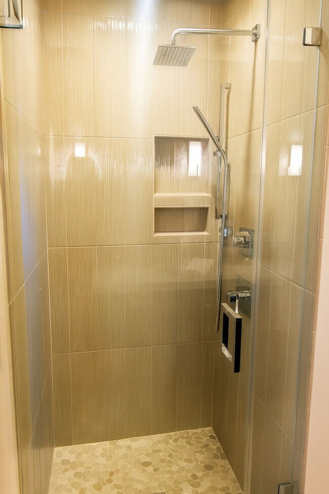 Building Photo - 11940 Springpoint Ln