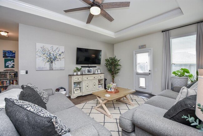 Building Photo - 5011 Lord Crest Ln