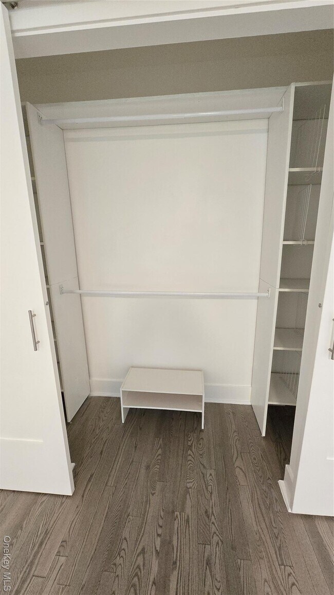 Building Photo - 74-11 85th Dr