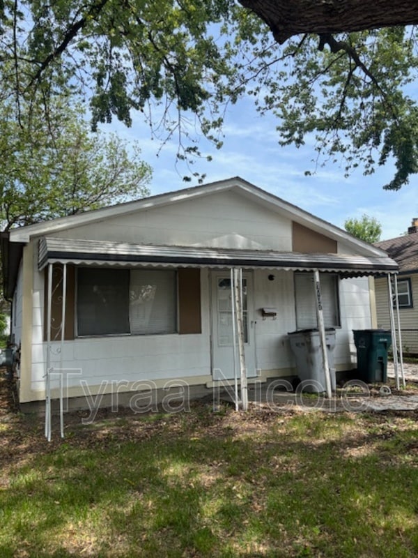 Building Photo - 1737 E Jarvis Ave