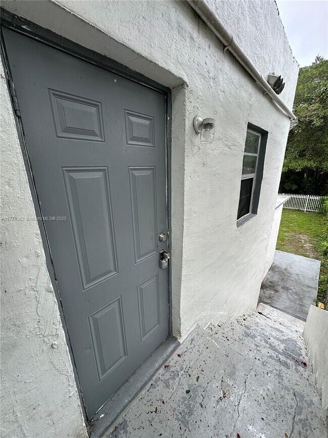 Building Photo - 1278 NW 44th St