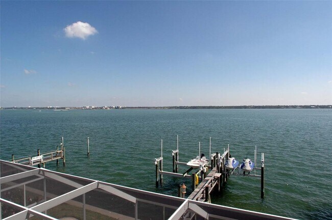 Building Photo - 202 Sand Key Estates Dr