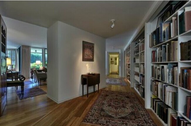 Building Photo - 300 Sand Hill Cir
