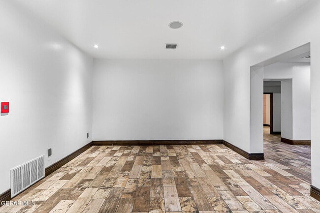 Building Photo - 7716 Wenda Dr
