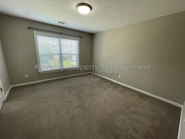 Building Photo - 546 Bunchgrass St