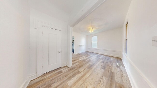 Building Photo - Haysville, walking distance to town, 3 bed...