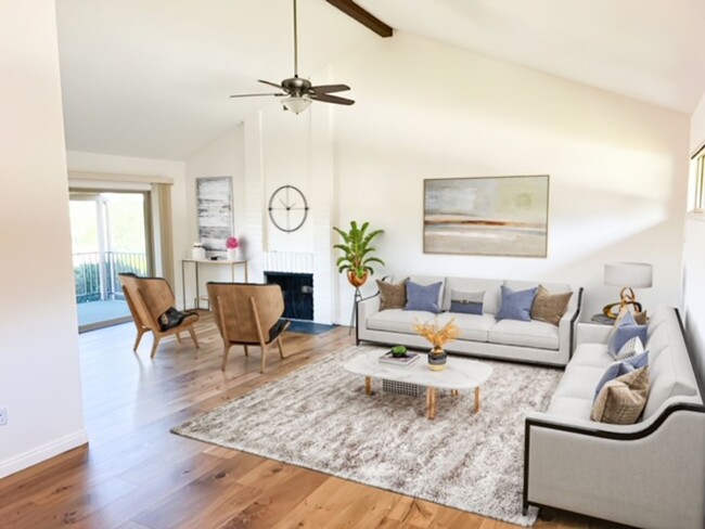 Building Photo - Oaks North Townhome with Views
