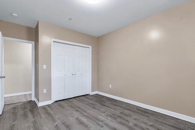 Building Photo - 202 Broadway