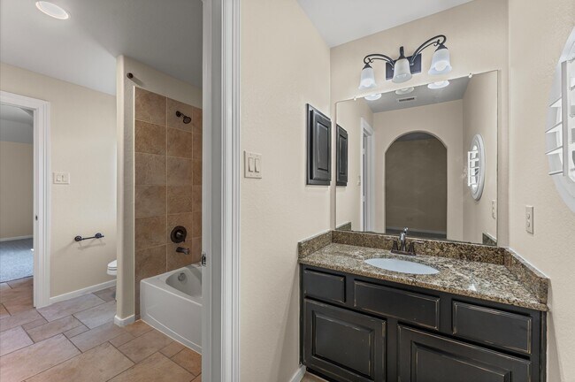 Building Photo - 7 N Beech Springs Cir