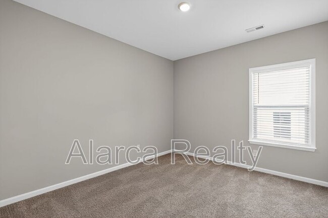 Building Photo - 256 W Waterlynn Rd